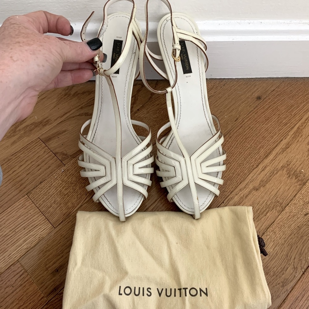 EUC Women's Louis Vuitton Leather Horizon High Heeled Sandals in White - Picture 2 of 8